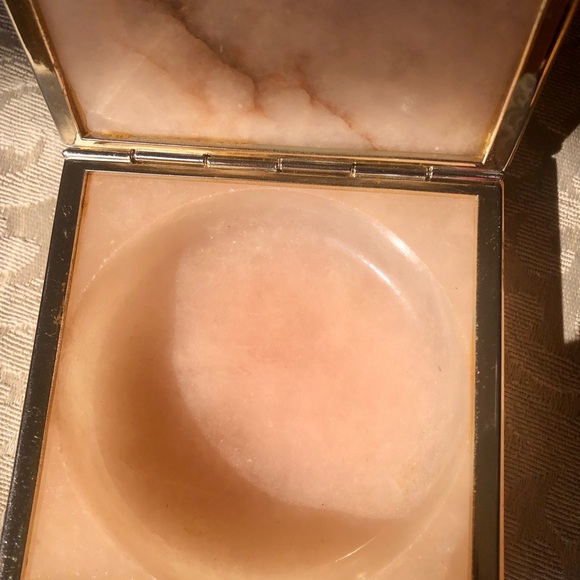 Alabaster Jewelry Box. Genuine Alabaster Stone. Vintage. Made in Italy. - Picture 4 of 13